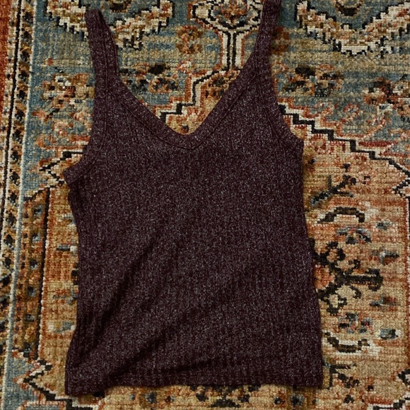 Wine red tank top - Picture 3 of 4